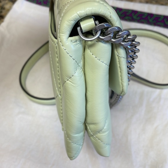 TORY BURCH KIRA DIAMOND QUILT CHAIN WALLET - Picture 4 of 8